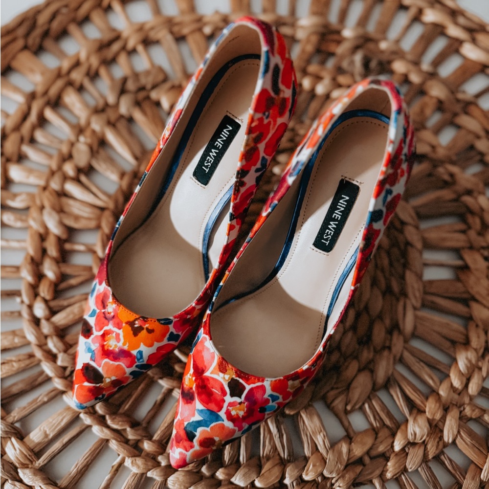 NINE WEST Women’s Titiana floral pumps, size 7 - EXCELLENT condition